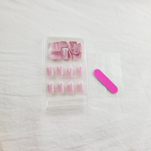 24 Pieces Fake Press On Nails - Picture 5 of 8